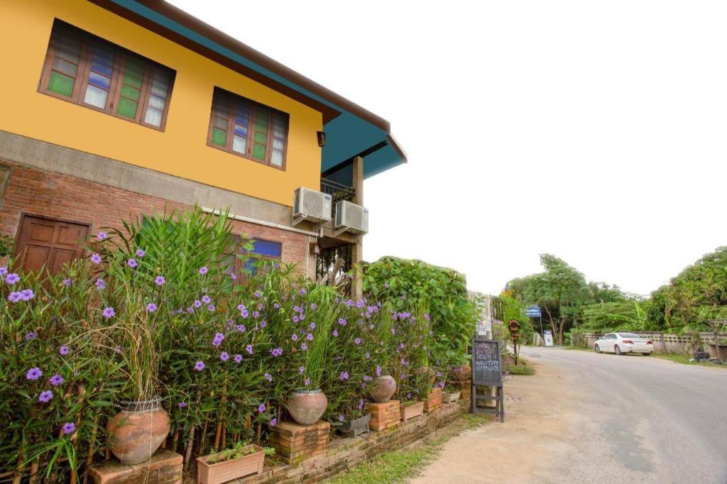 Oyo 1155 Bikers House And Enduro Tours Chiang Mai Hotel Buitenkant foto